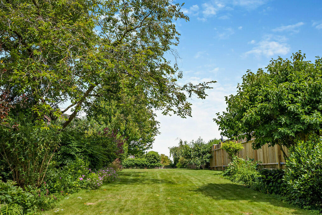 8610134-exterior2...