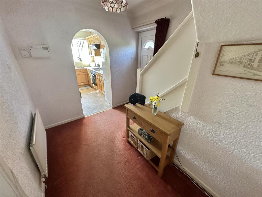 Bramleys Estate Agents - Balmfield Crescent (19).j