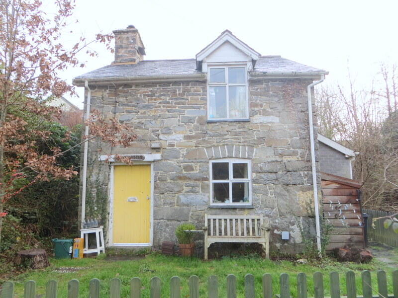Glantwymyn, Llanbrynmair, Montgomeryshire, SY19 7BB