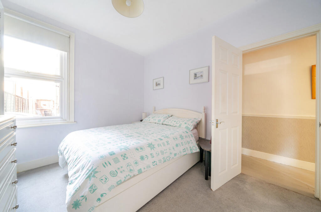 1311150-15-684c3a...