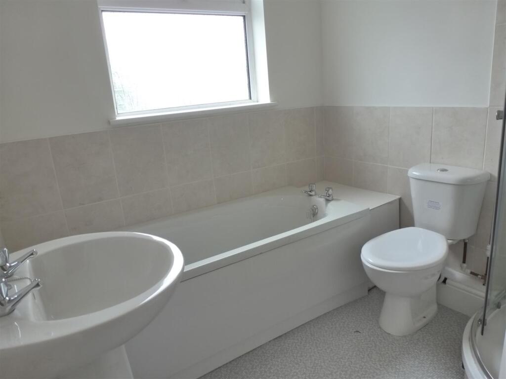 BATH/SHOWER ROOM