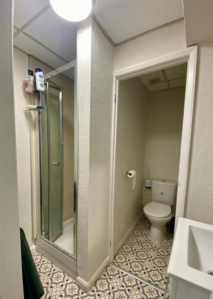 Bathroom (2).jpeg