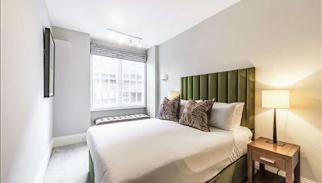 ss_p1124_63780539...