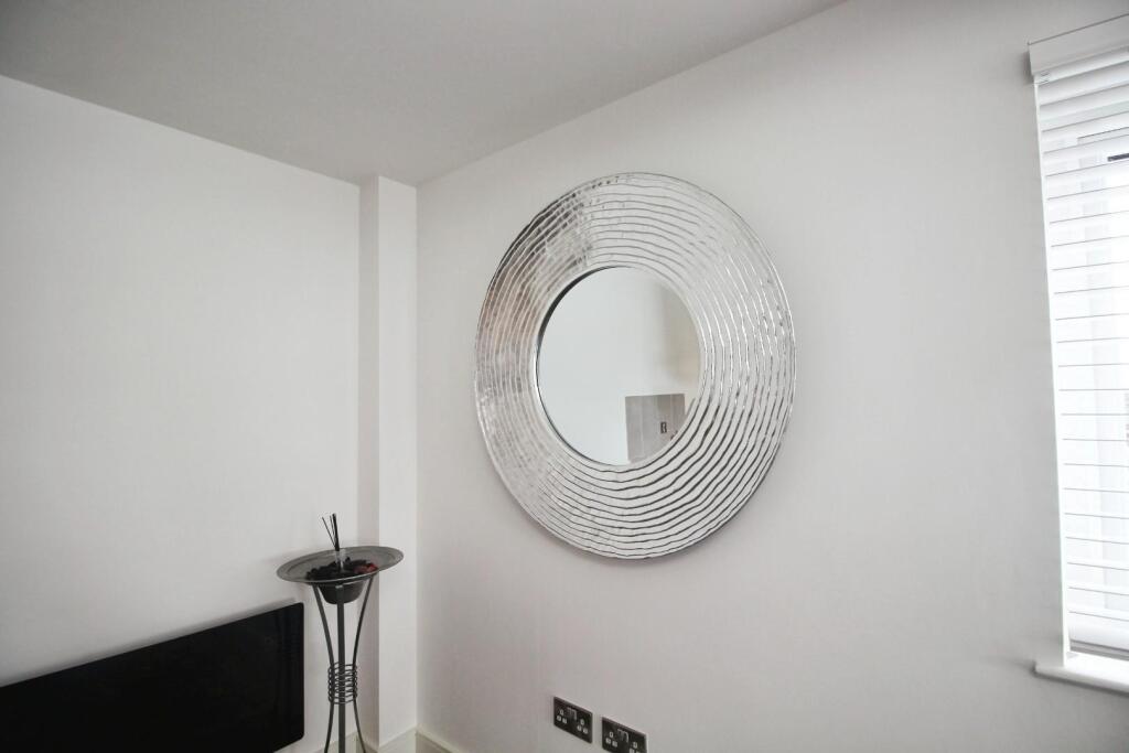 MIRROR.JPG