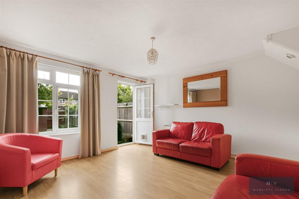 Hayes Walk 24 MARRIOTT -4.jpg