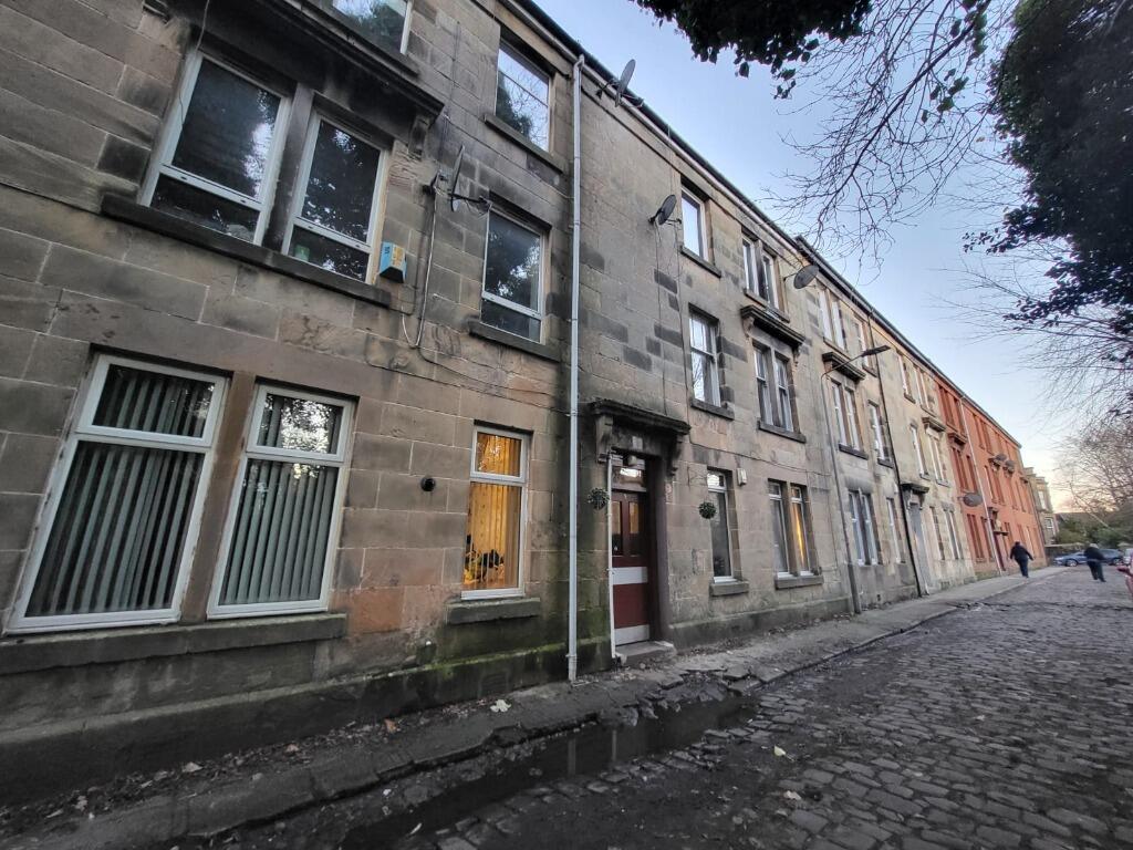 McIntyre Place, Paisley, Renfrewshire, PA2