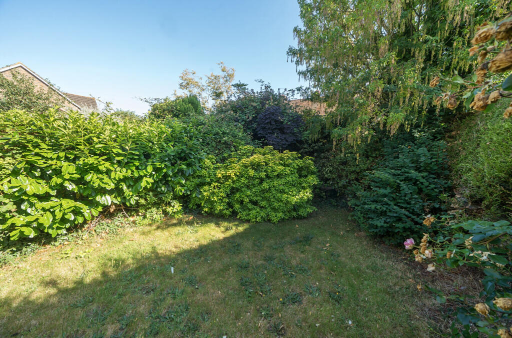 1320358-4-686d46f...