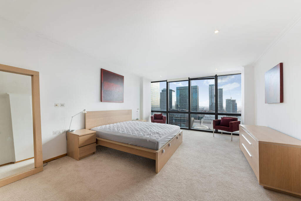 ONE WEST INDA QUAY, 2704-42