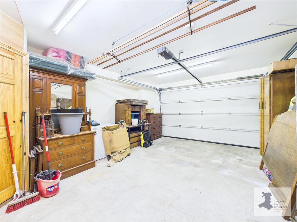 Integral Garage
