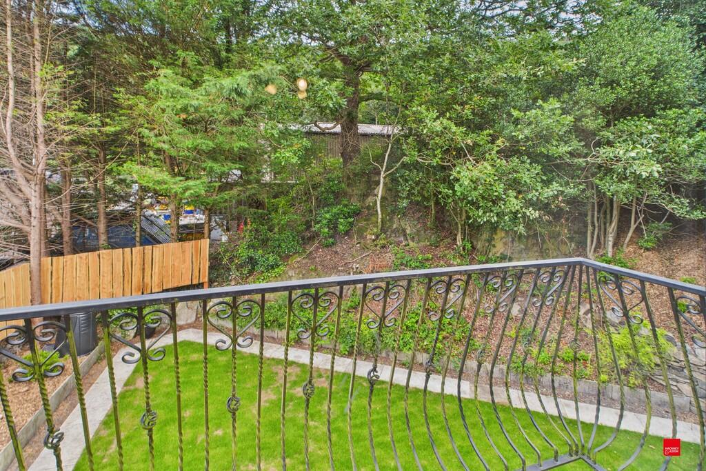 Outlook from Bedr...