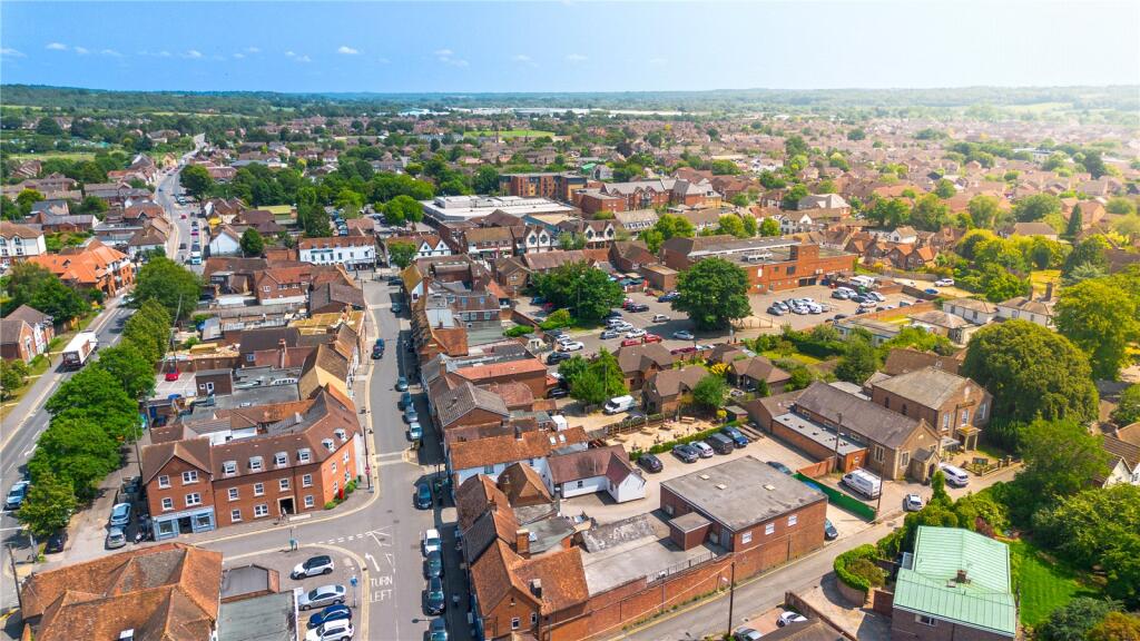 Thatcham Town Centre