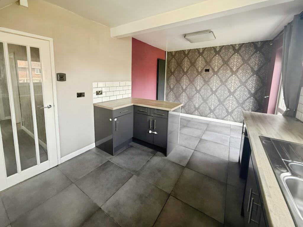 Kitchen/Dining Area