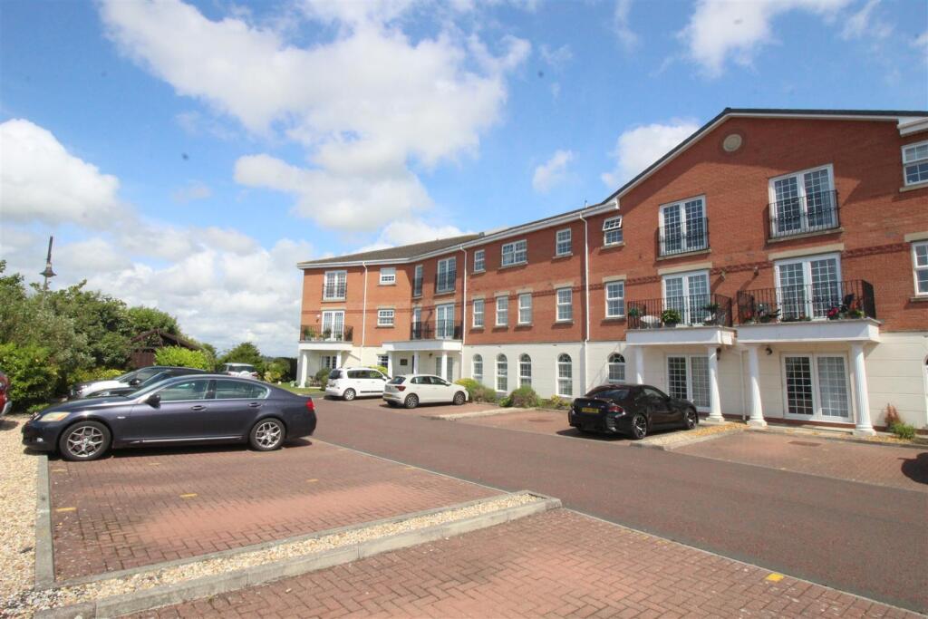 New Hampshire Court, 308, front 2.JPG