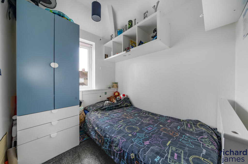 37118d932676480cbf519f59575029e6