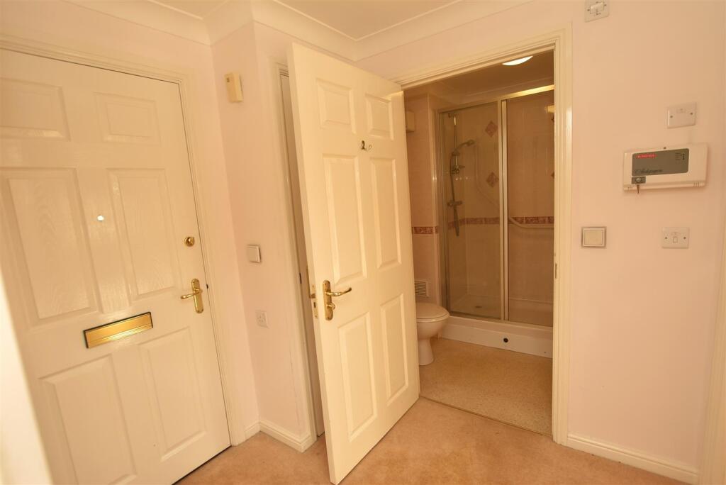 Private Entrance Hall