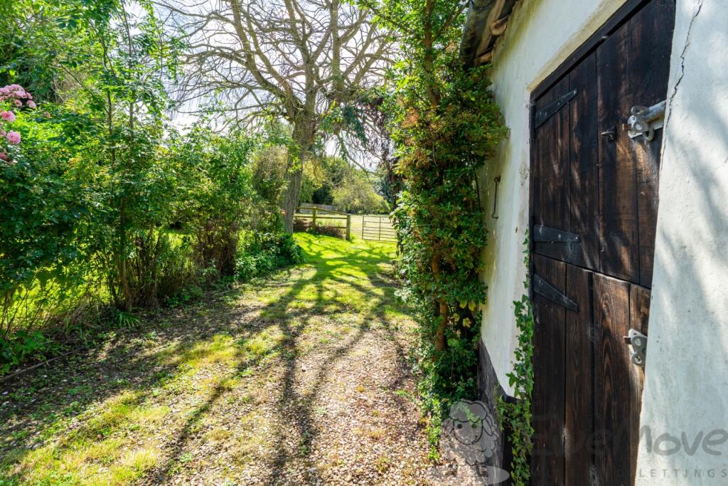 Workshop or Stable to Paddock Entrance
