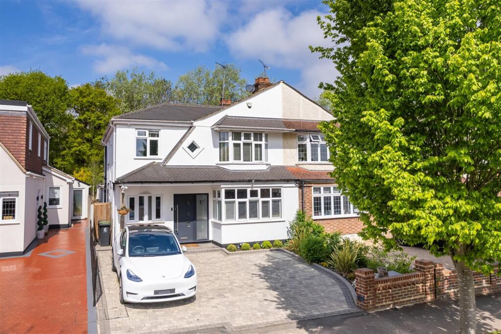 17 Woodland Way (4).jpg