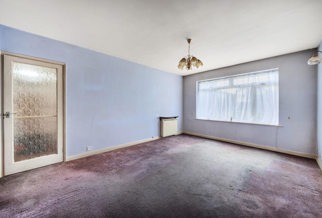 1303006-4-683de01...