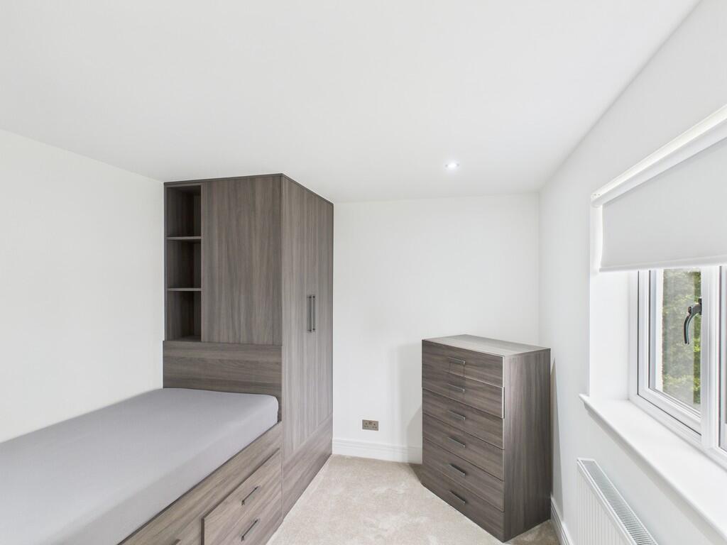 CAM05526G0-PR0028...