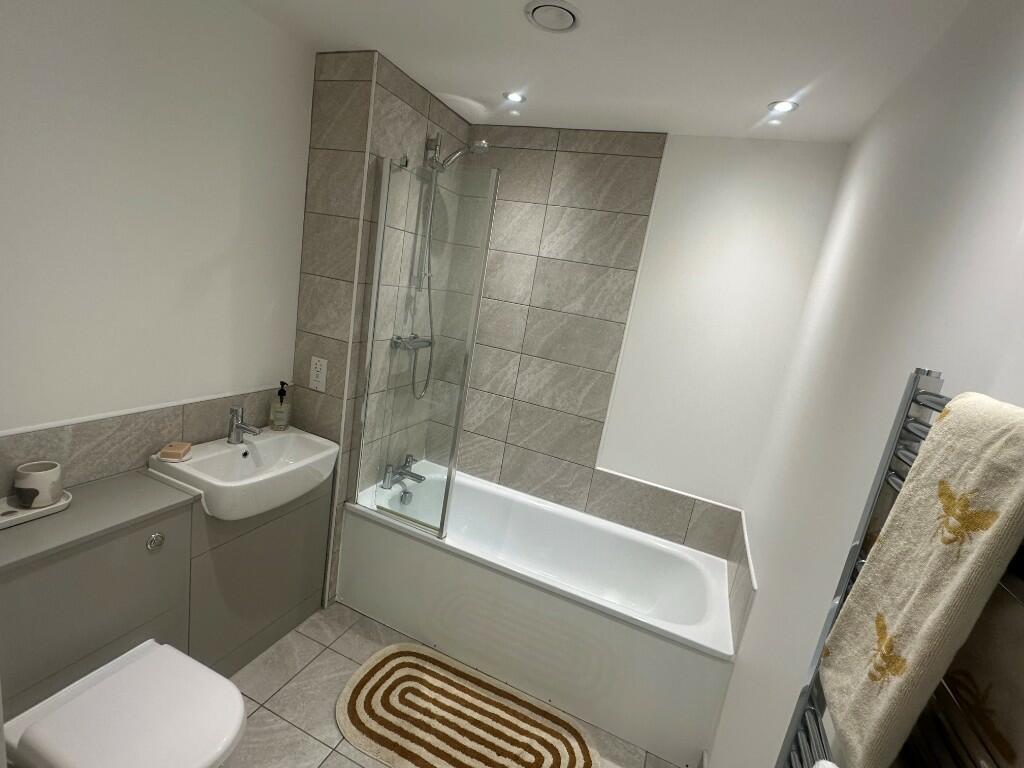 216452 SH1009 SH1009 IMG 11 0000