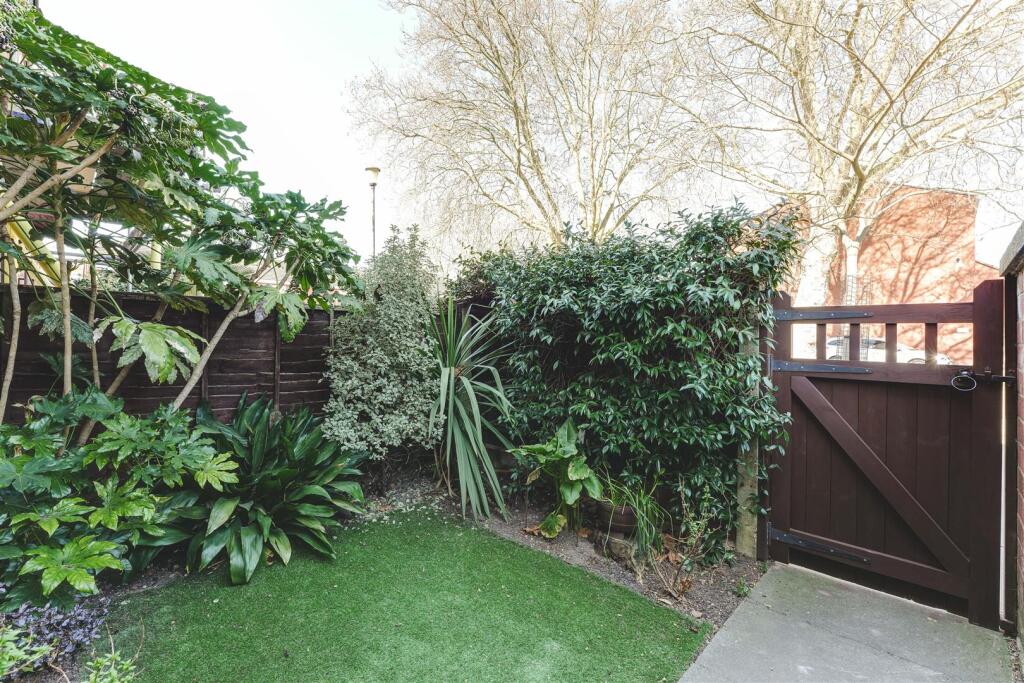 Halidon Close-36.jpg