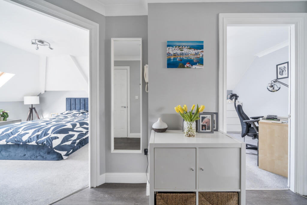 1298134-22-682ee7...