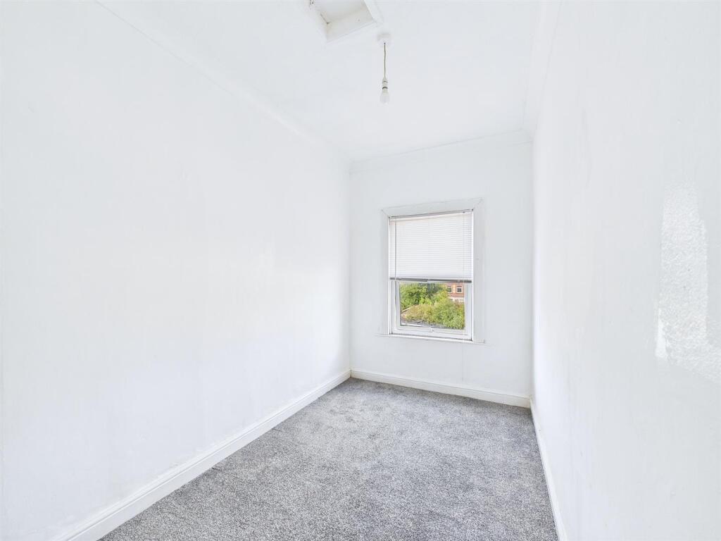 7 - 3 bedroom terraced house.jpg