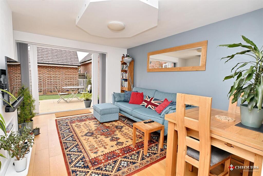 Lounge/ Dining room