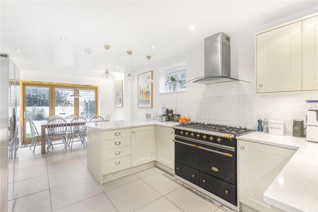 Kitchen/Breakfast
