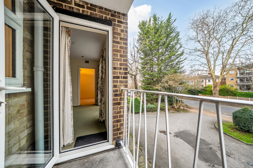 1393502-15-694184...