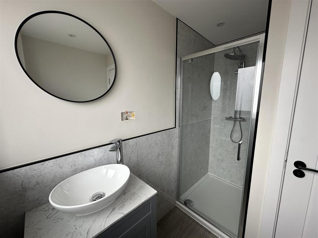 Shared Bathroom_2