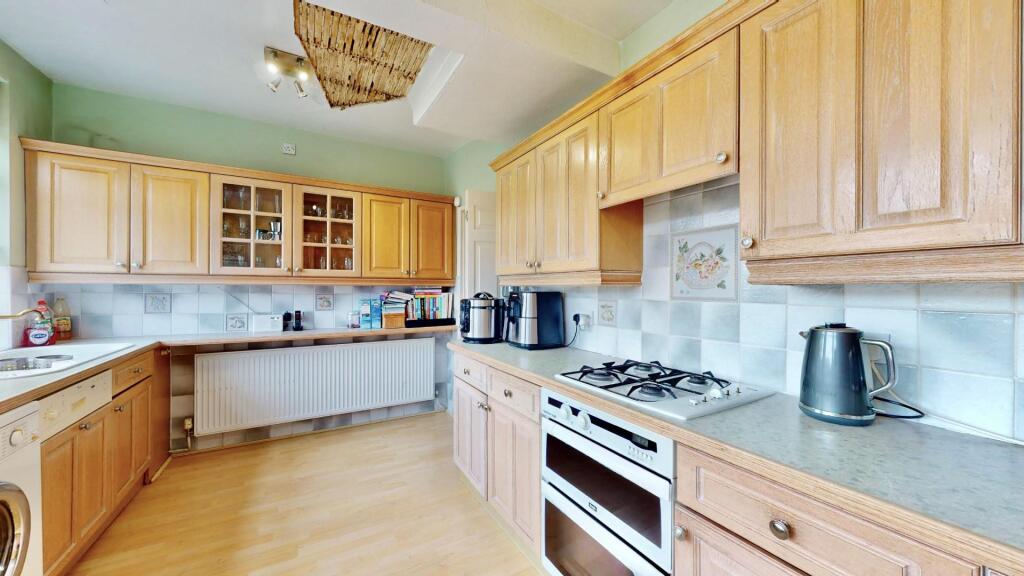 141-Havering-Gardens-03242025_110016 4.jpg