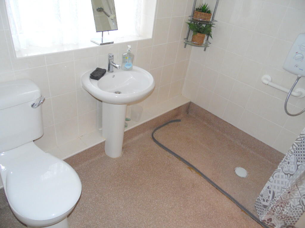 SHOWER ROOM