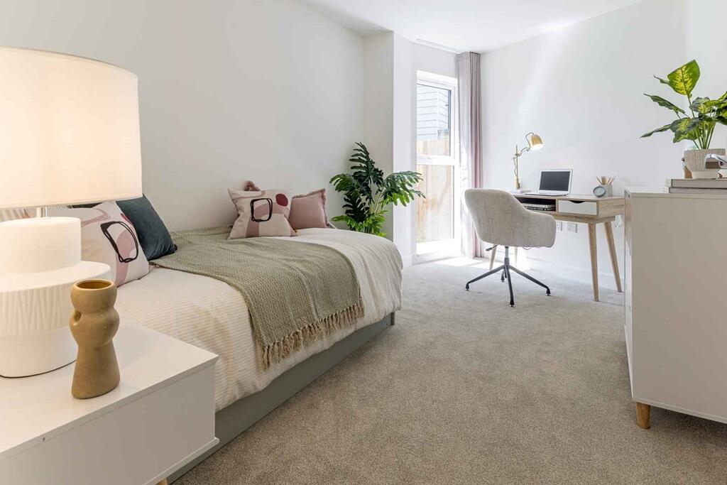 Plenty of space as a bedroom and home office