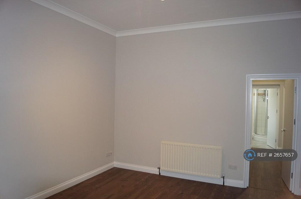 Living Room Photo 3