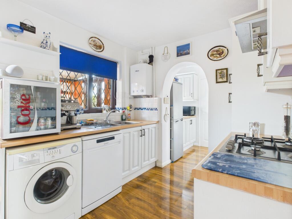 CAM04922G0-PR0057-STILL004