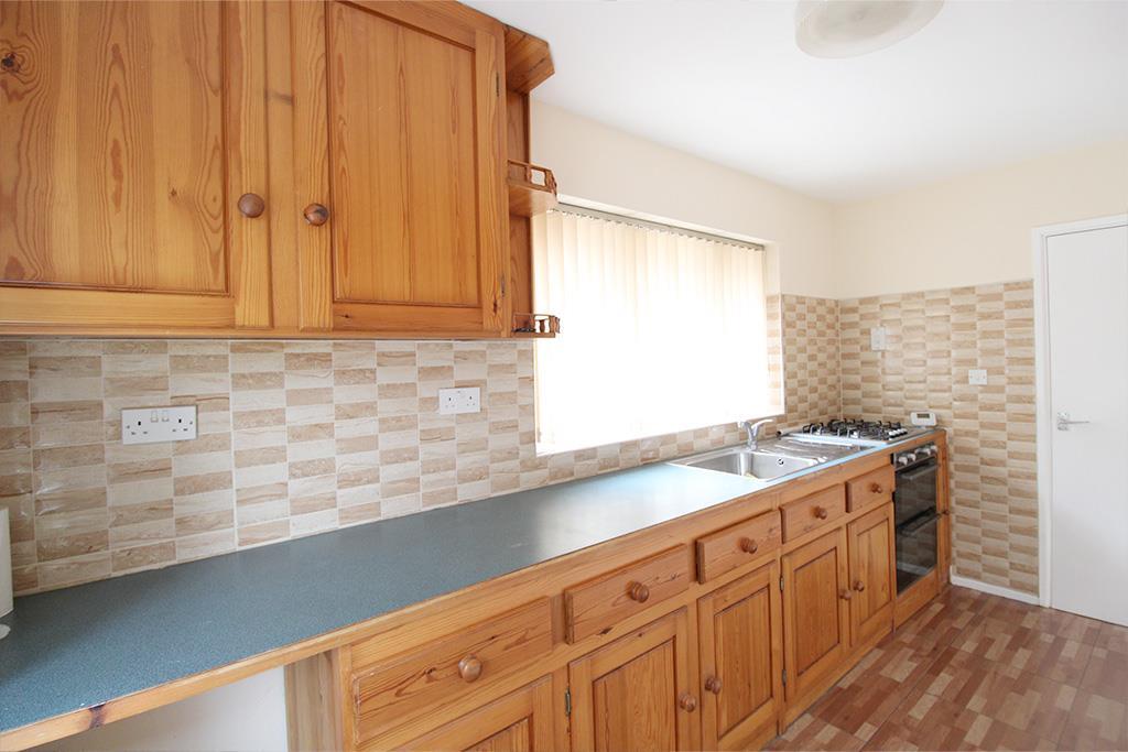 Kitchen 2.jpg