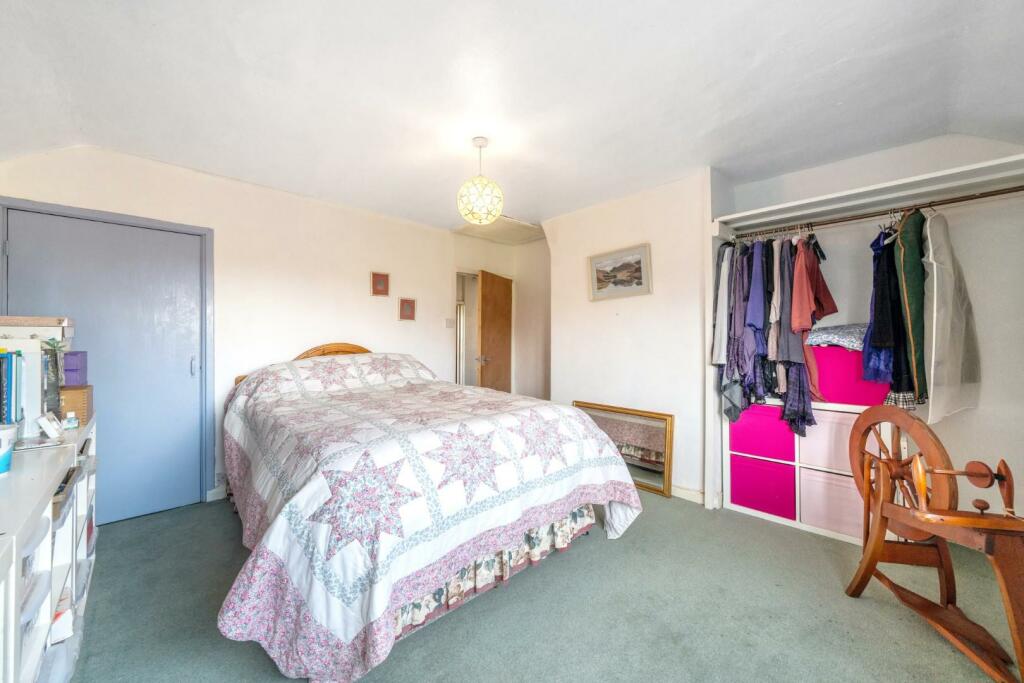 2nd view MASTER BEDROOM.JPG
