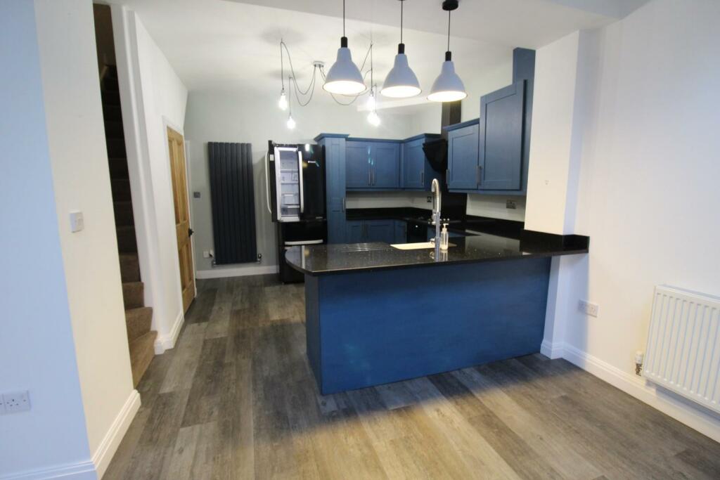 71 Longsight Rd