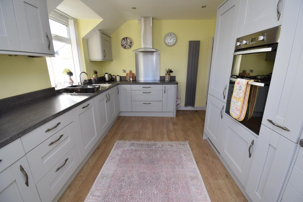 FF Flat - Kitchen (1).JPG