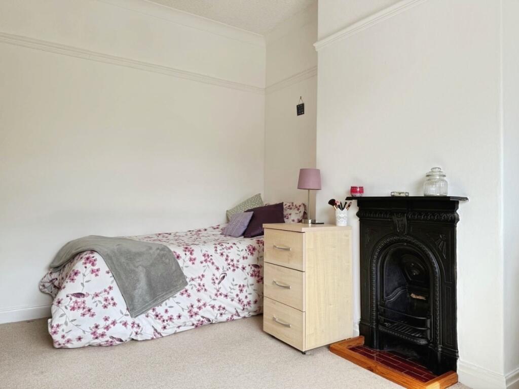 pbox-bedroom-326582.jpg