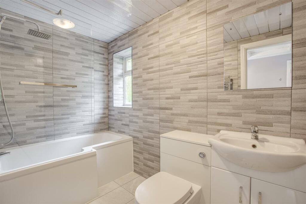 35 Dean Close, HP12 3NS-4.jpg