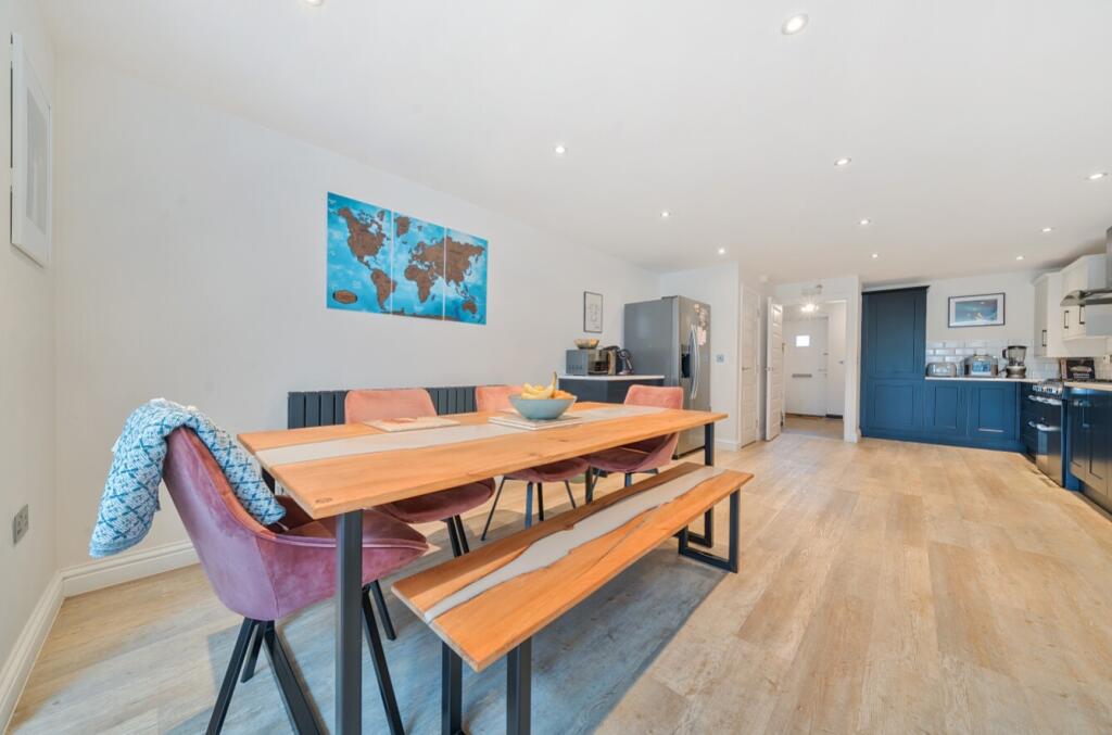 1380290-34-690e3d937b8b0-ARW-1