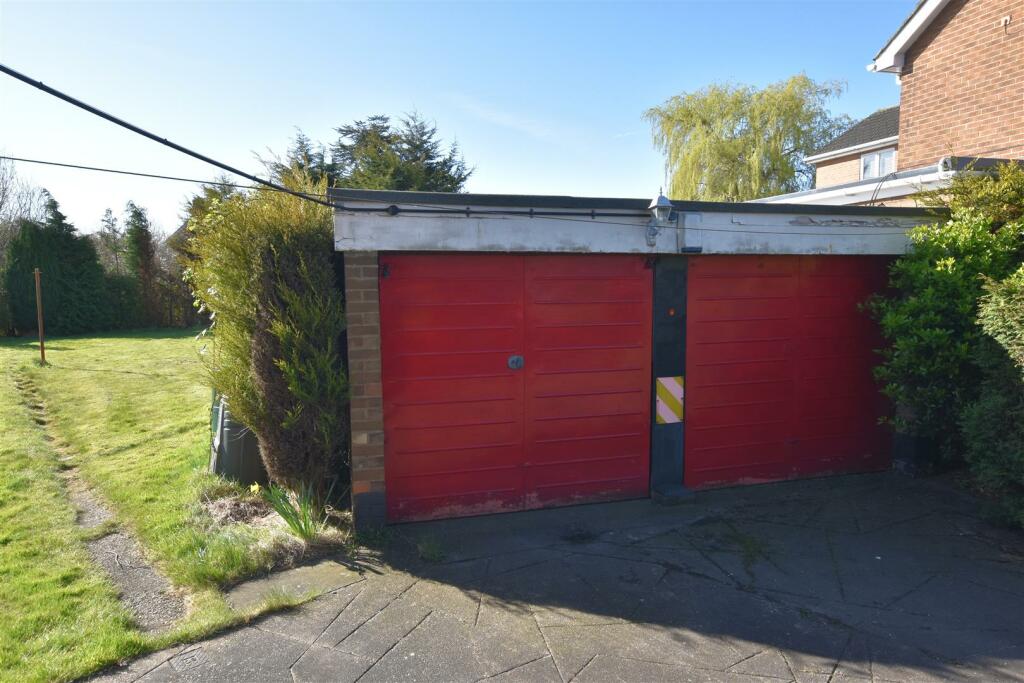 Garage.JPG