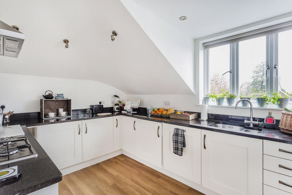 Kitchen 1.jpg