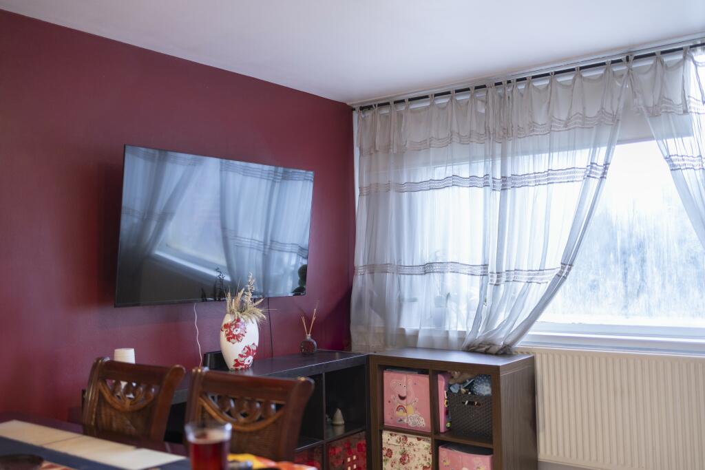 63 Besant Way 1