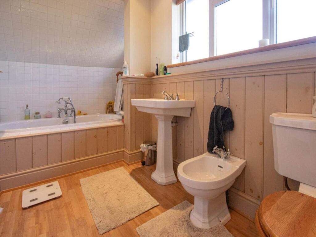 Main bathroom