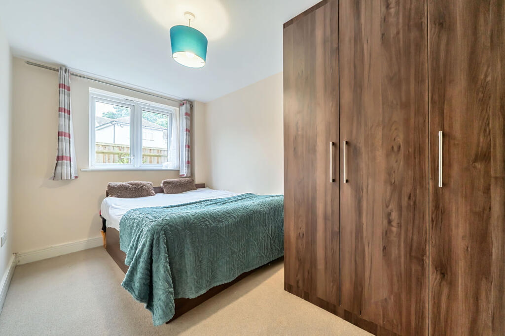 1302873-6-683ee6d...