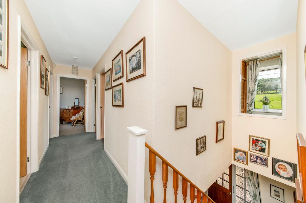 FIRST FLOOR LANDING