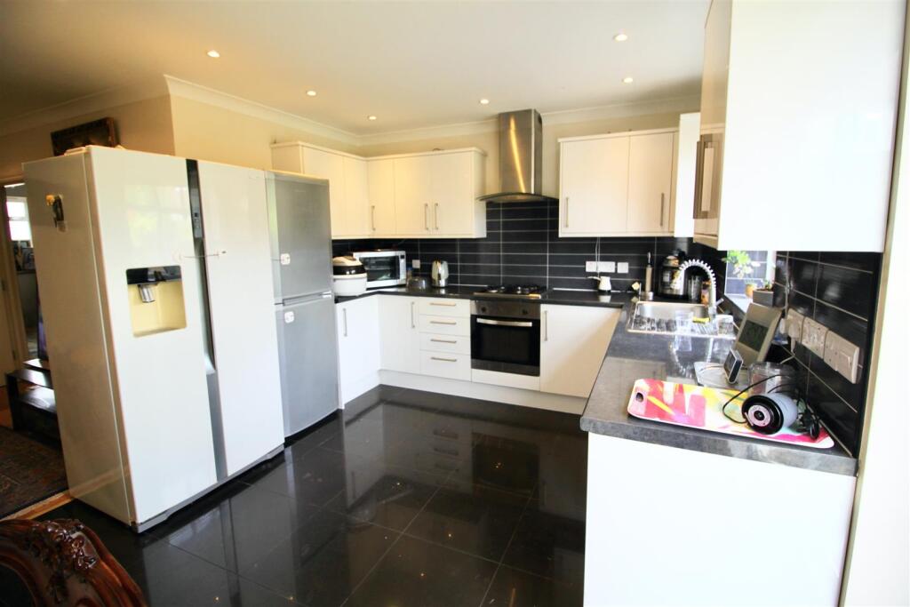 Kitchen / Breakfast Room